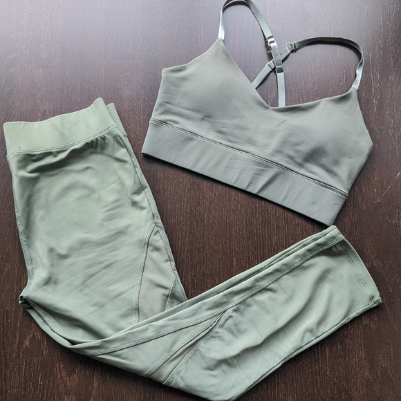 Hunter Green Yoga Outfit - Picture 8 of 9